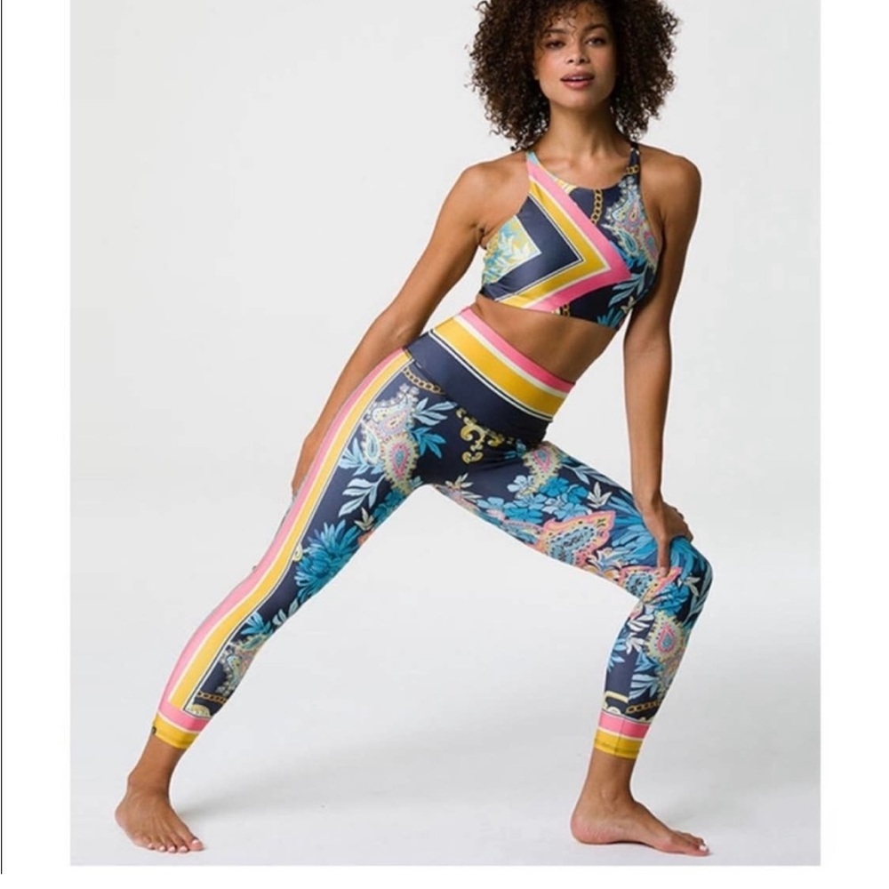 NWOT Free People Movement Onzie Paisley Legging and Top 2 Piece Set Size Medium